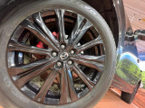 【純正19インチアルミホイール】外観にマッチした純正アルミホイールを装着しております。各種社外アルミホイールや、スタッドレスタイヤも取扱いしております。是非ご相談ください♪