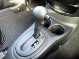 シフトノブはスレがなく、きれいな状態です。いつでも触れる部分がきれいだと大切に乗られていたことが分かりますよ。