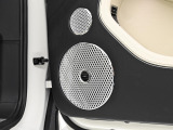 オプションのNaim for Bentley。音響設備にも妥協のない1台となっております。