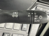 【オートライト(AUTO)】外の明るさをシステムが感知して、自動でヘッドライトが点灯します!ヘッドライトをつけ忘れを防ぐ便利機能です。