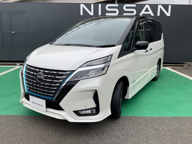 セレナ 1.2 e-POWER ハイウェイスターV 