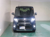 明度の高いLEDヘッドライトで、夜間の運転も安心です。