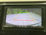 【バックカメラ】駐車時に後方がリアルタイム映像で確認できます。大型商業施設や立体駐車場での駐車時や、夜間のバック時に大活躍!運転スキルに関わらず、今や必須となった装備のひとつです!