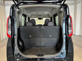 ラゲッジルームも十分あります♪日常の荷物なら楽に積み込めます☆