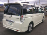 価格は安いですが、非常に程度の良い綺麗な車です。価格以上の価値はあると思います。オートローンも可能で、事前審査も行なっているので、気軽にご相談ください。