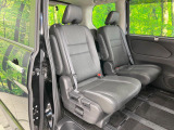 後部座席も気になるようなキズ・汚れやへたり等、大きなダメージはなく、良好な状態です。