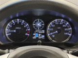 【メーターまわり】ドライバーから見やすい位置にあって安全運転に寄与します。マルチインフォメーションディスプレイでは、クルマに関するたくさんの情報を確認可能。