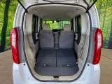 後席を格納すると、これだけの広さが!シーンに合わせたシートアレンジで、大きな荷物も積むことが出来ます♪