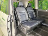 後部座席も気になるようなキズ・汚れやへたり等、大きなダメージはなく、良好な状態です。