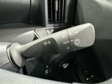 【オートライト】車外の明るさに応じて、自動的にライトの点灯・消灯をしてくれます。