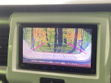 【バックカメラ】駐車時に後方がリアルタイム映像で確認できます。大型商業施設や立体駐車場での駐車時や、夜間のバック時に大活躍!運転スキルに関わらず、今や必須となった装備のひとつです!