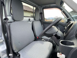 当社では全車ルームクリーニングを施工しご納車。室内だけでなく、エンジンルーム、ドアヒンジ等、隅々まで綺麗に仕上げております!気持ちのいいご納車をお届け致します!