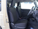 お車選びをお楽しみ頂けるよう、在庫車の展示スペースを十分に確保しております。