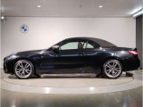 【拘りのFR】BMWが多く採用するFR車。ダイレクトでスポーティな加速感・シャープなハンドリングを実現。縦置きエンジンレイアウトにより、フラットで上質な乗り味です。