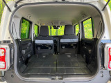 普段のお買い物や通勤、送迎等に十分な荷室スペースを確保しております。セカンドシートを倒すと、大きな荷物の積載も可能です♪