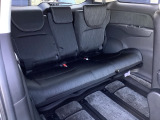 サードシートは収納タイプです!!荷物が多い時には簡単に荷室に変更して貰えます!!