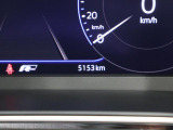 走行距離は5,153km。メーター内に明確に表示され、車両状態の把握がしやすくなっています。