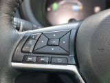 便利なステアリングスイッチ装備です。