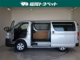 スライドドアは両側手動式です。