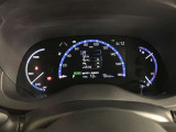 とっても見やすいメーターです。夜間時はラグジュアリーな気分にさせてくれる照明が魅力ですので、夜のドライブも楽しみになりますよ♪