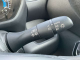 オートライト!周囲の明るさに応じてヘッドライトの点灯を自動でON・OFFします。ライトスイッチがAUTOモードなら、ライト消し忘れの心配はありません♪トンネルが連続する道路の走行も便利ですよ☆