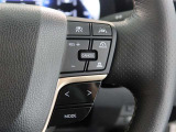 アダプティブクルーズコントロール機能付きです。走行中に先行車の様子を検知しながら、設定した車速の範囲内で先行車との距離のキープを支援します。詳細は販売店スタッフまでおたずねください。