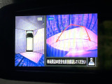 【アラウンドビューモニター】専用のカメラにより、上から見下ろしたような視点で360度クルマの周囲を確認することができます☆死角部分も確認しやすく、狭い場所での切り返しや駐車もスムーズに行えます。