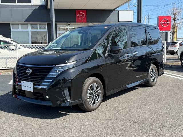 セレナ 1.4 e-4ORCE ハイウェイスターV 4WD 