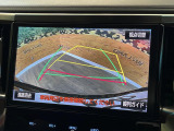 【バックカメラ】駐車時に後方がリアルタイム映像で確認できます。大型商業施設や立体駐車場での駐車時や、夜間のバック時に大活躍!運転スキルに関わらず、今や必須となった装備のひとつです!