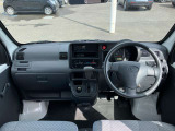 内装クリーニング済みです。しっかり綺麗にしていますので、是非お確かめください。納車時にはもう一度キレイにいたしますよ!
