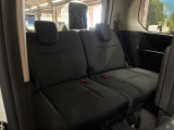 3列目シートはもちろん状態良好☆大人でもゆったりと座って頂けますので、大人数でのお出かけもラクラクです♪ご家族で、気の知れた仲間で、ドライブに行くのが楽しみですね♪