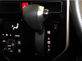 インパネシフトのオートマチックトランスミッションです。