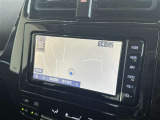 純正ナビを装備。タッチパネル式で使いやすく、お出かけもラクラクです。
