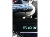 アダプティブLEDヘッドランプ+LEDフォグランプを装備しております。ハイビームアシストとオートライト機能もありますので、周囲の状況に応じてライトを点灯&hArr;消灯してくれます。