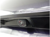 バックカメラが付いているので後方確認が非常にしやすいです。今や運転初心者も熟練者も必須装備!ついていて損はないですね♪