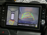 【バックカメラ】駐車時に後方がリアルタイム映像で確認できます。大型商業施設や立体駐車場での駐車時や、夜間のバック時に大活躍!運転スキルに関わらず、今や必須となった装備のひとつです!