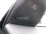 ハーマンカードンスピーカー装備です。