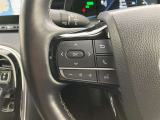 運転中、オーディオの操作をしてて、ハッとしたことはありませんか?ステアリングスイッチは、運転中でもハンドルでオーディオの操作が可能です。安全なドライブをサポートします。