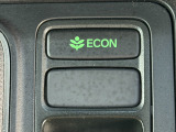 ワンタッチで省燃費走行をサポートするECONスイッチを装備。