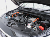 エンジンルーム・エンジン走行とモーター走行の巧みなスイッチによる高い効率性のもとで、Hondaらしい走りに夢中になることができます