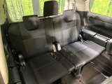 3列目シートはもちろん状態良好☆大人でもゆったりと座って頂けますので、大人数でのお出かけもラクラクです♪ご家族で、気の知れた仲間で、ドライブに行くのが楽しみですね♪