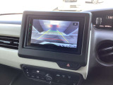 バックカメラ付きで駐車の際も安心です。