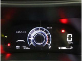 とっても見やすいメーターです。夜間時はラグジュアリーな気分にさせてくれる照明が魅力ですので、夜のドライブも楽しみになりますよ♪