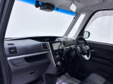 ダイハツのお店では、ダイハツ車を知り尽くしたプロフェッショナルが、専用の診断機器を使って各システムを点検しております。