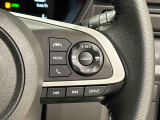 エコ走行モードへの切り替えが可能なステアリングスイッチに加え、高速道路を快適に走行できる全車速追従機能付ACC(アダプティブクル-ズコントロ-ル)スイッチが付いています(^^♪