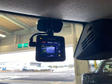 前方録画タイプのドライブレコーダーです。あおり運転対策や万が一の事故に備えて安心です!