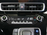 オートエアコンを装着しておりますので車内をお好みの快適な温度に保つことが可能です!