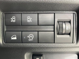 【両側パワースライドドア】スマートキーや運転席のスイッチで後席両側スライドドアの開閉が可能♪電動だから力を入れてドアを開ける必要が無く、小さなお子様でも簡単に開け閉めでき快適です♪