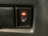 シートヒーターが付いています!寒い日に便利な装備ですね。