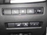 オートバックドア機能ついています!運転席のこのボタンかバックドアのボタン開閉ボタンを押すことで自動で開いてくれちゃいます!